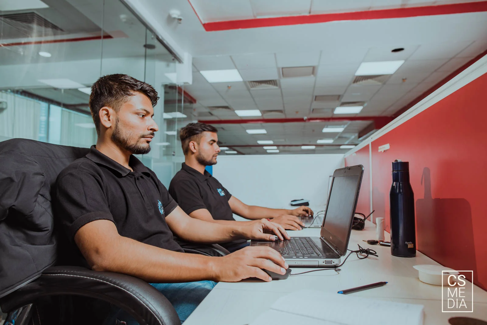 Corporate lifestyle photography delhi ncr mumbai busines lifestyle photographer gurgaon team photography manpower at work photography 10