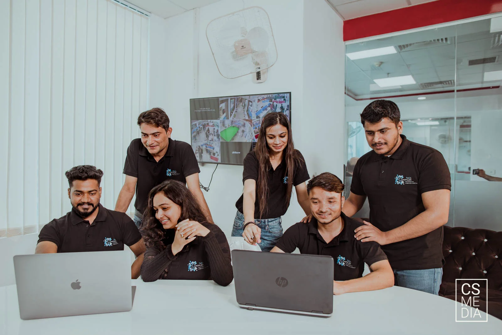 Corporate lifestyle photography delhi ncr mumbai busines lifestyle photographer gurgaon team photography manpower at work photography 5