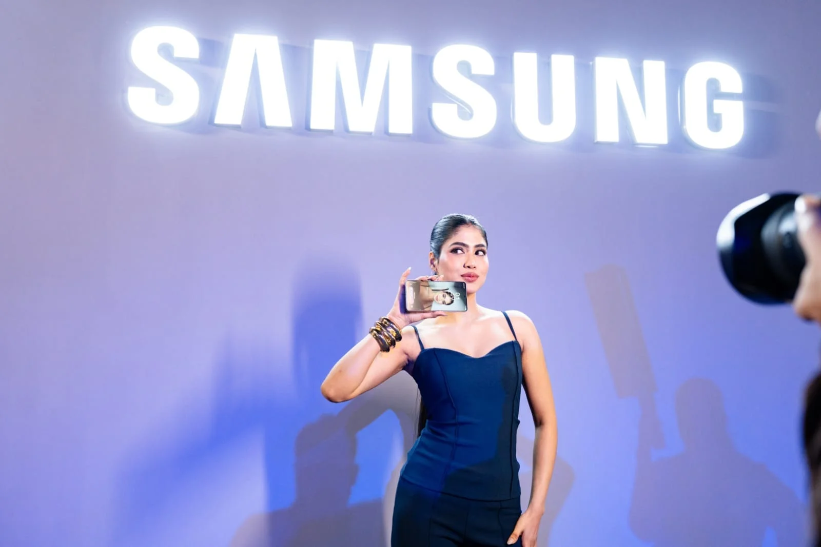 visual strategy for tech product launch events 14